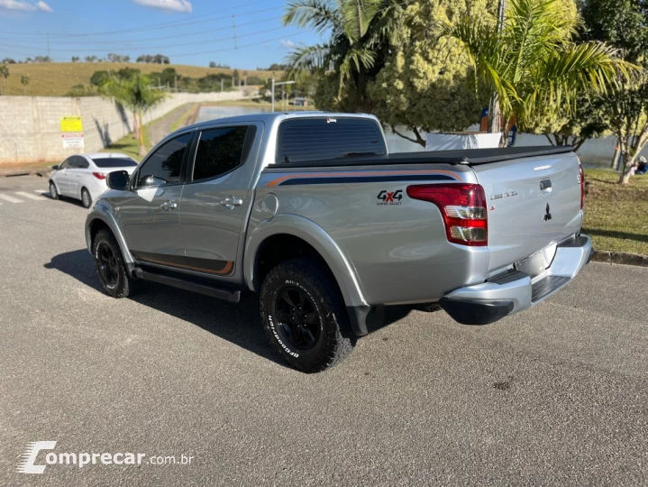 L200 TRITON 2.4 16V TURBO DIESEL SPORT GLS CD 4P 4X4 AUTOMÁT