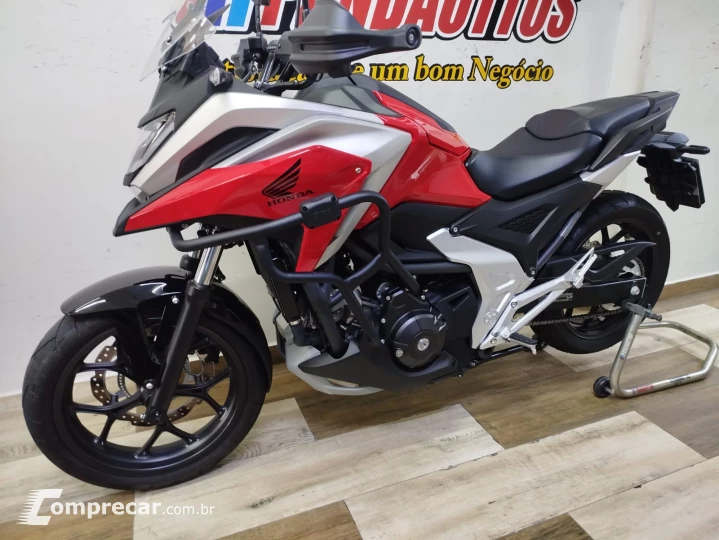 NC 750X 700 cc