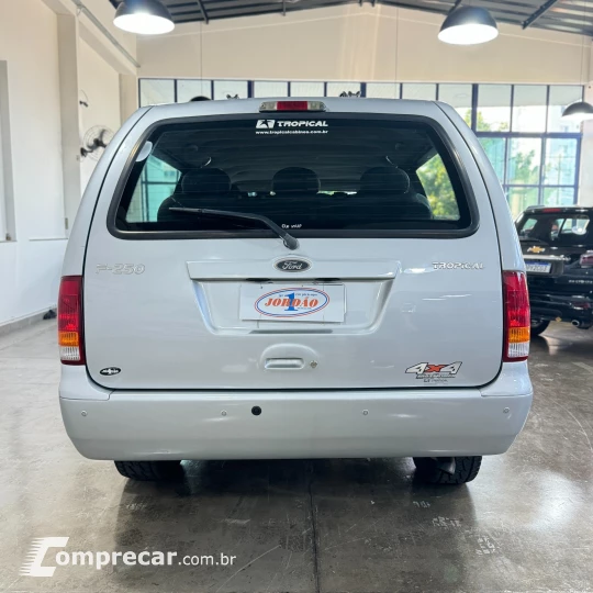 F-250 Tropivan/Tropi. Plus 3.9 TB Diesel 09 LUGARES