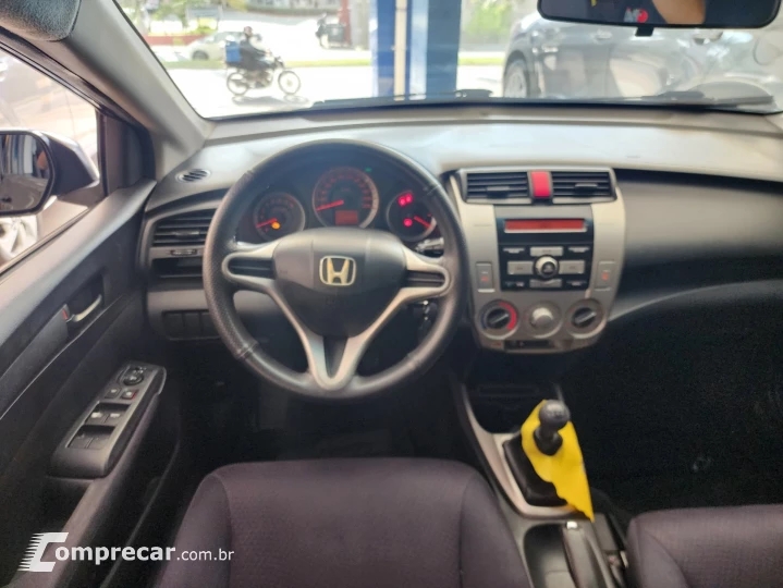 CITY 1.5 LX Sedan 16V