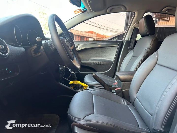 J5 Sedan 1.5 16V 4p Mec.