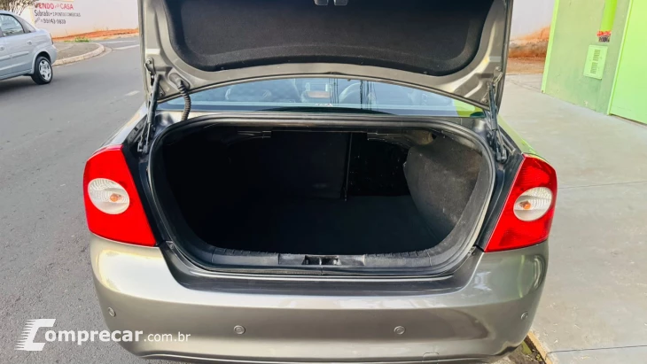 FOCUS 2.0 Titanium Plus Sedan 16V