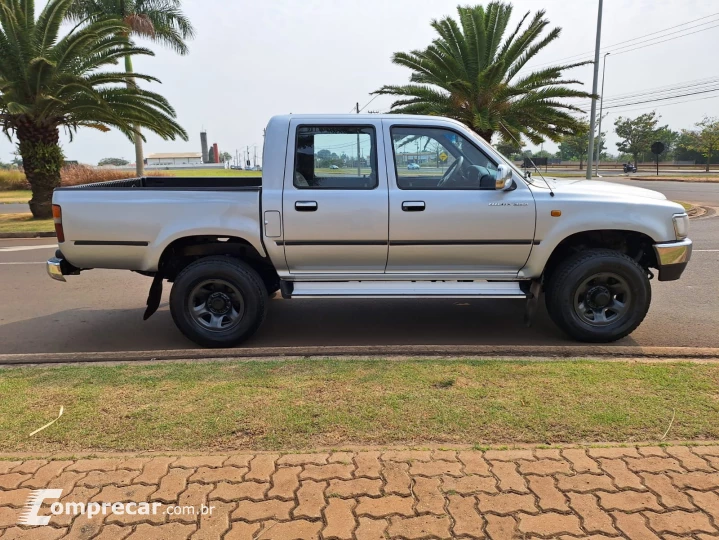 HILUX 3.0 SRV 4X2 CD 8V