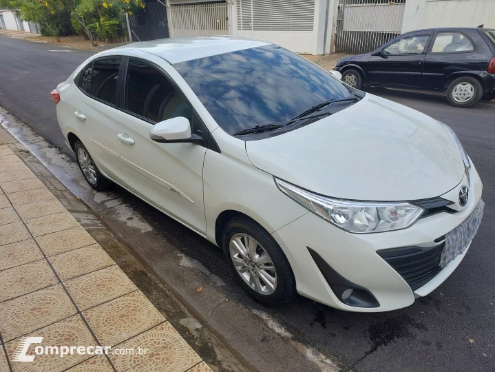 YARIS 1.5 16V Sedan XL Live