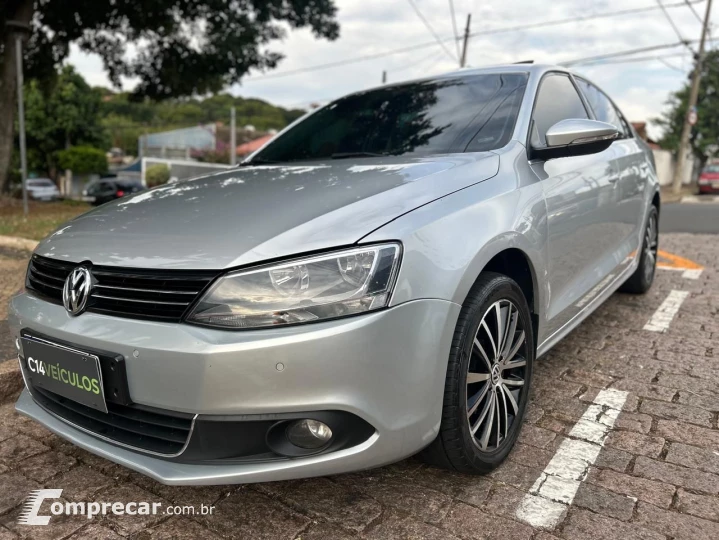 JETTA Highline 2.0 TSI 16V 4p Tiptronic