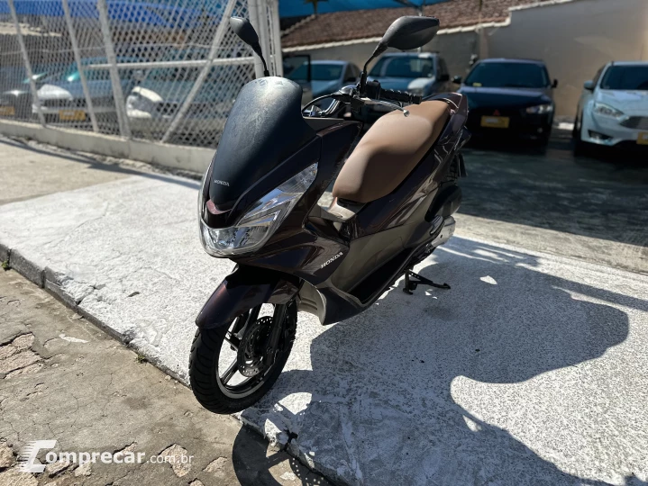 PCX 150 DLX