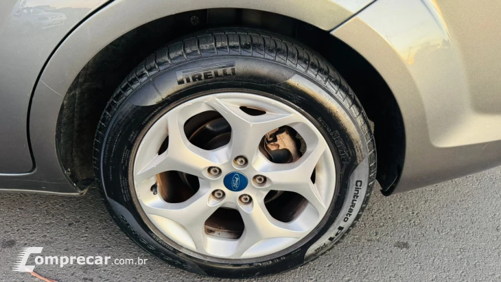 FOCUS 2.0 Titanium Plus Sedan 16V