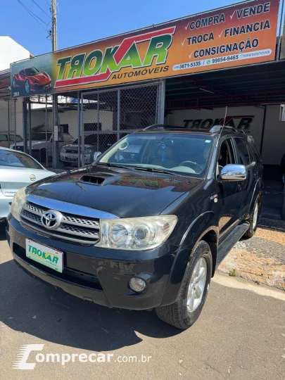Hilux SW4 SRV D4-D 4x4 3.0 TDI Dies. Aut