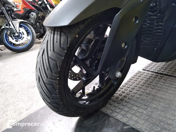 X-MAX 250