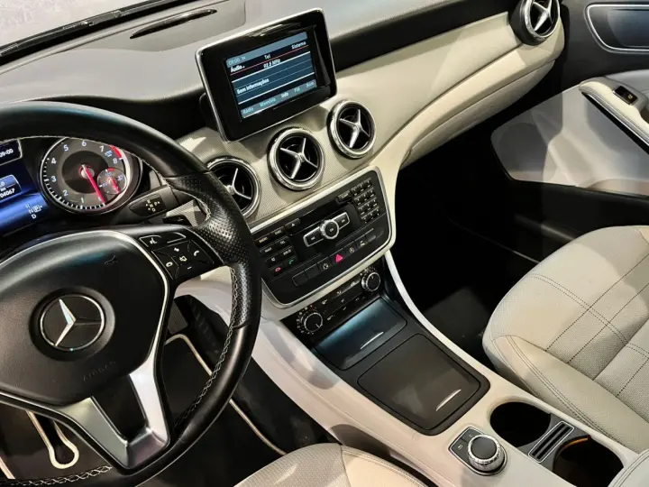 GLA 200 1.6 16V 4P CGI ADVANCE TURBO AUTOMÁTICO