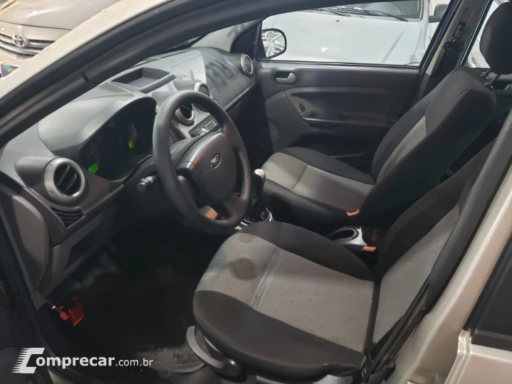 Fiesta Sedam 1.6 Zetec