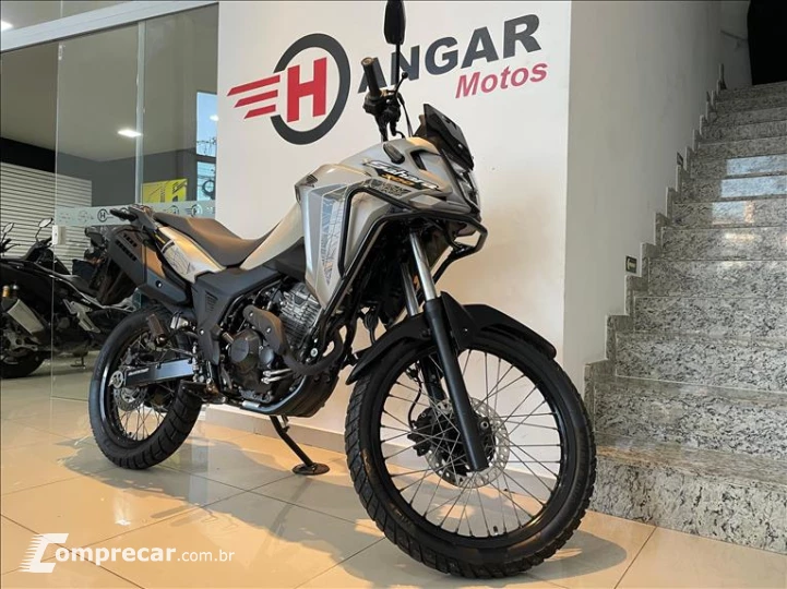 XRE 300 SAHARA ADVENTURE