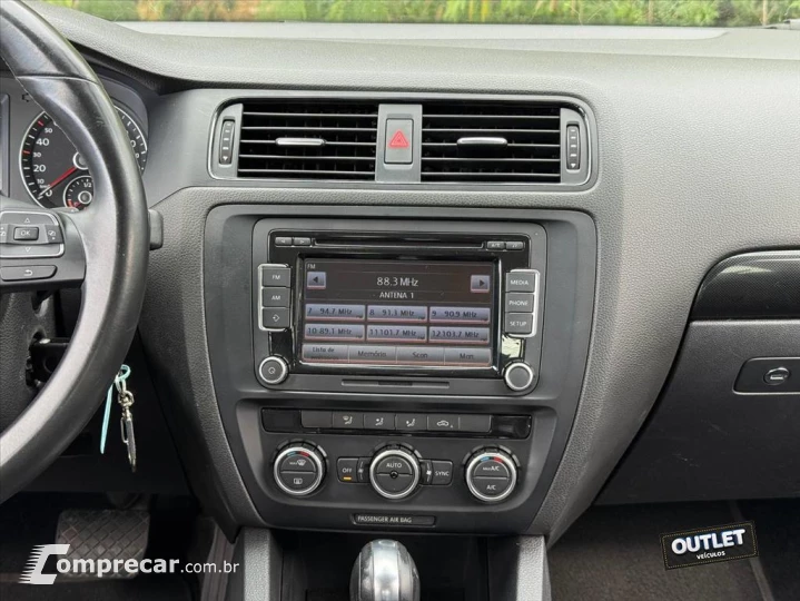 JETTA 2.0 COMFORTLINE FLEX 4P TIPTRONIC
