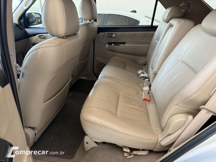 Hilux SW4 3.0 16V 4P SRV 4X4 7 LUGARES TURBO DIESEL AUTOMÁTI