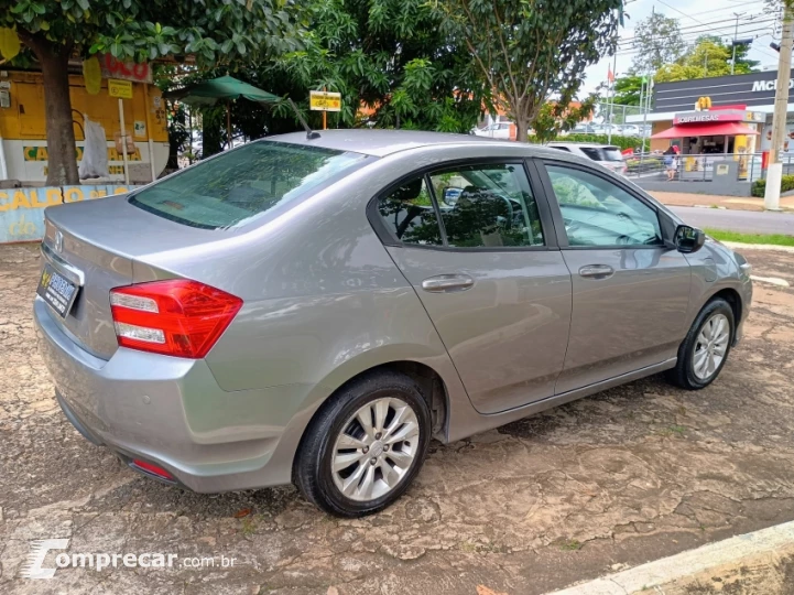 CITY 1.5 LX Sedan 16V