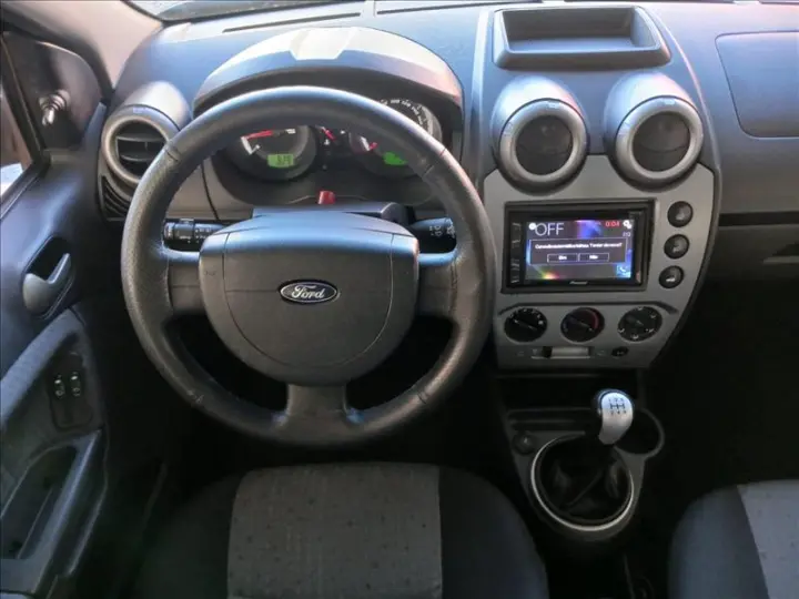 FIESTA 1.6 MPI Class Sedan 8V
