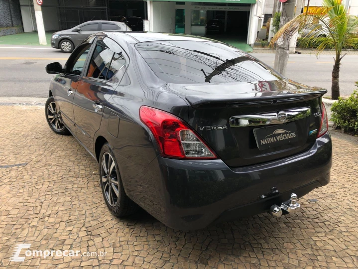 Versa 1.6 16V Flexstart Sl 4P Xtronic