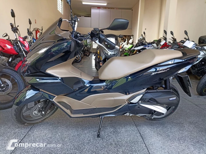 PCX 160 DLX