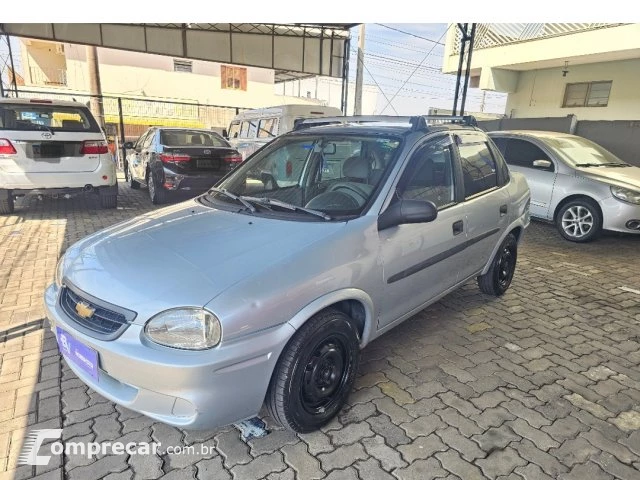CLASSIC - 1.0 MPFI VHCE 8V 4P MANUAL