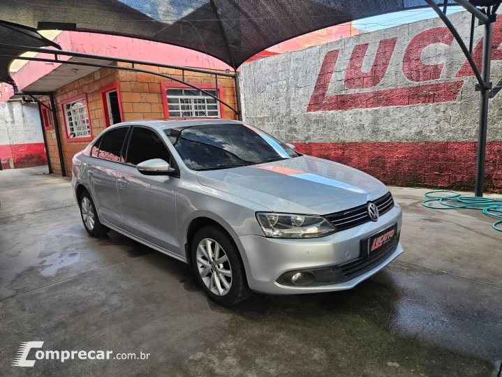 Jetta 2.0 Comfortline Flex 4P Tiptronic