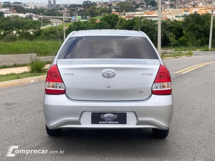 Etios Sedan X 1.5 (Flex)