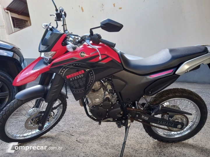 XTZ 250 LANDER