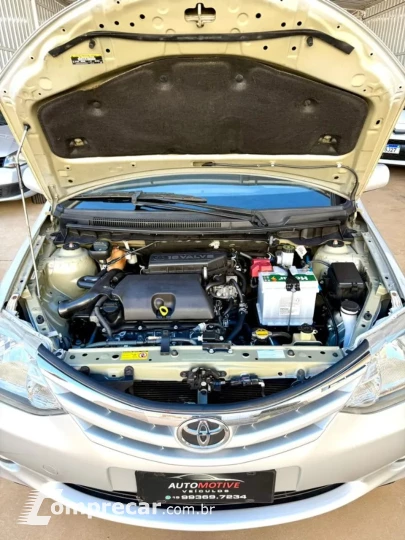 Etios Hatch 1.5 XLS