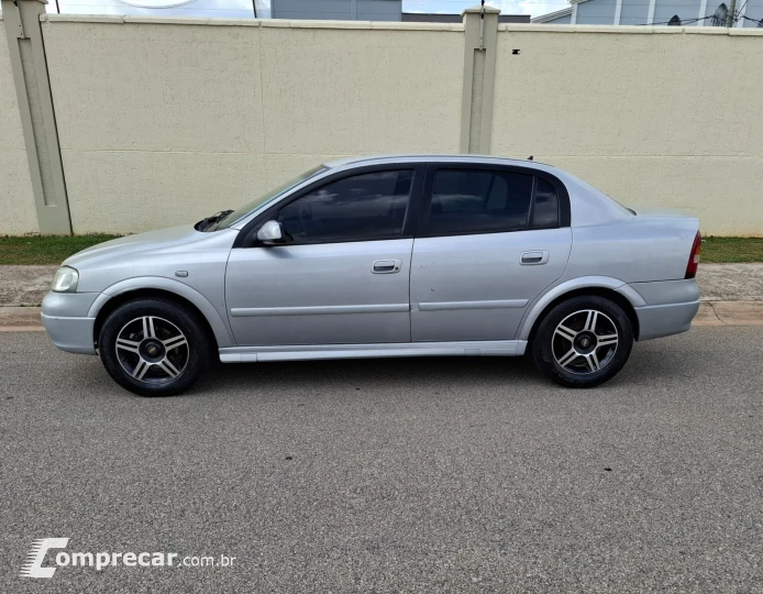 ASTRA 1.8 MPFI GL 8V