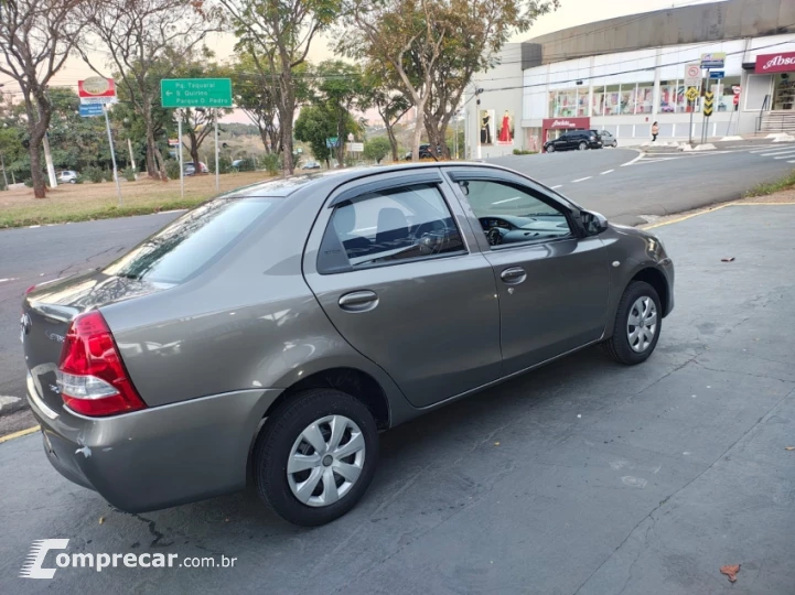 ETIOS 1.5 X Plus Sedan 16V