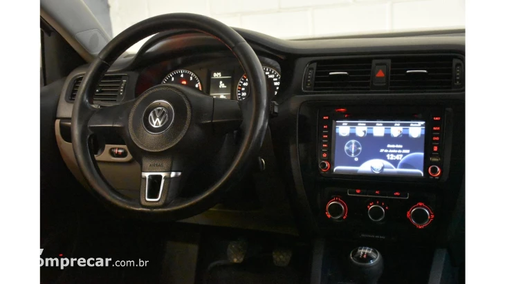 JETTA - 2.0 COMFORTLINE 4P MANUAL