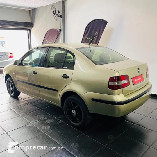 POLO SEDAN 1.6