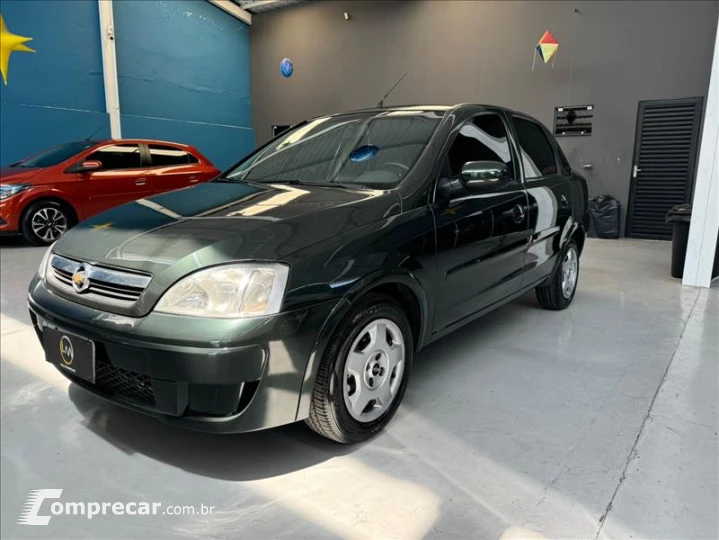 CORSA 1.4 MPFI Premium Sedan 8V