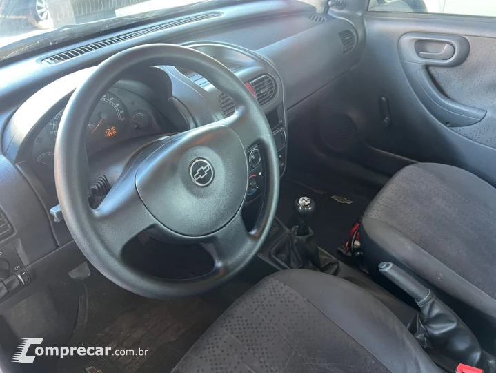 CORSA 1.4 MPFI Maxx Sedan 8V