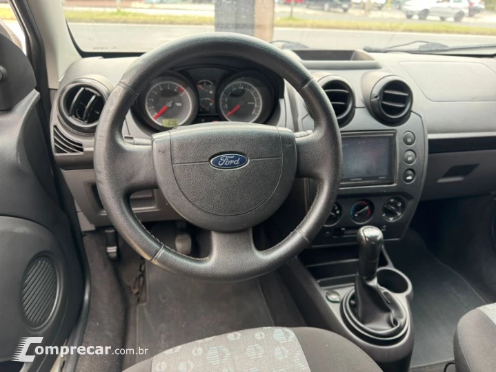 FIESTA 1.6 MPI Class Hatch 8V