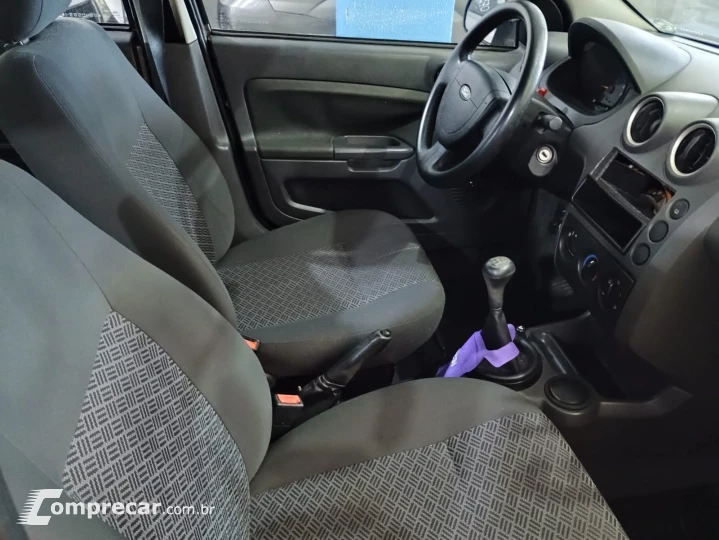 Fiesta Sedan 1.6 Zetec