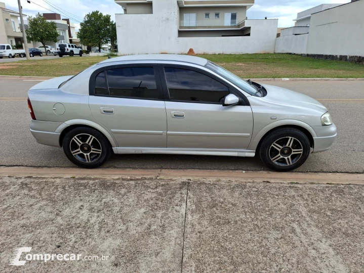 ASTRA 1.8 MPFI GL 8V