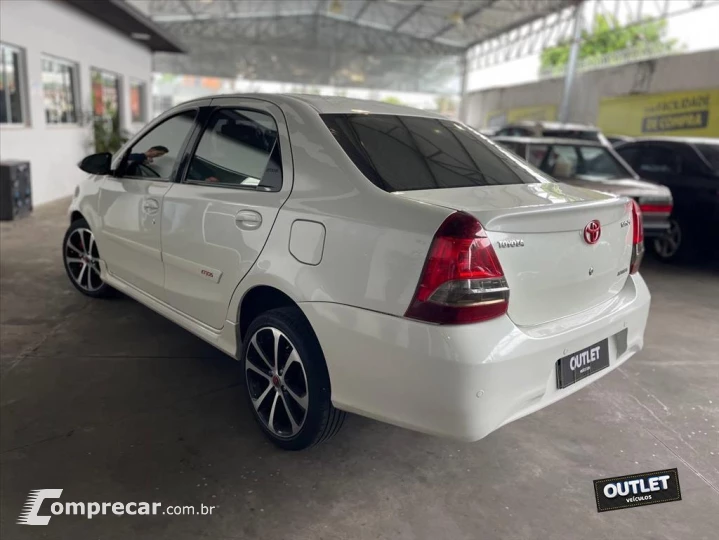 ETIOS 1.5 PLATINUM SEDAN 16V FLEX 4P AUTOMÁTICO