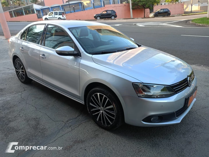 Jetta 2.0 4P TSI HIGHLINE 211 CV AUTOMÁTICO