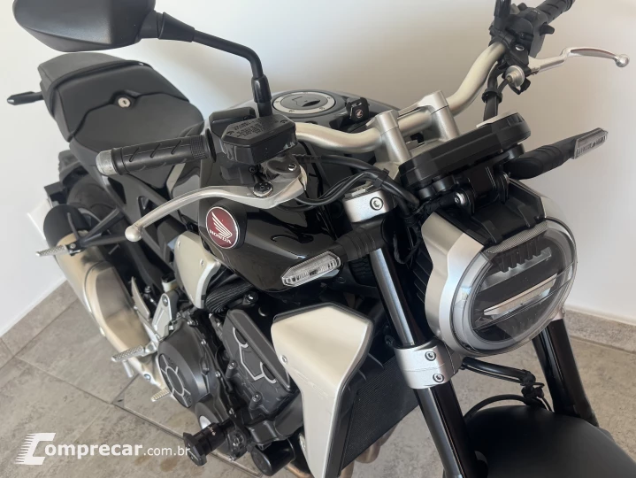 CB 1000r