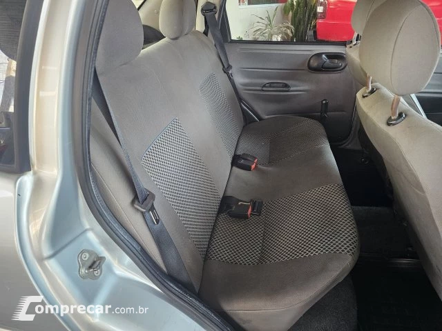 CLASSIC - 1.0 MPFI VHCE 8V 4P MANUAL
