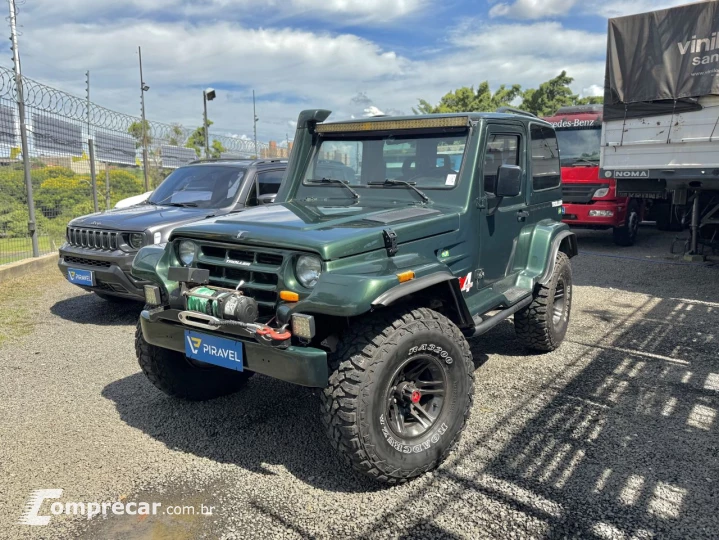 T-4 4x4 2.8 TB Int. Cap. Rígida Diesel