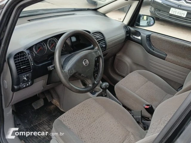 ZAFIRA - 2.0 MPFI ELEGANCE 8V 4P AUTOMÁTICO