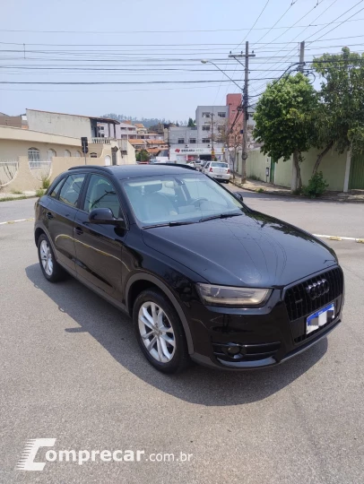 Q3 2.0 40 TFSI Performance Black Quattro