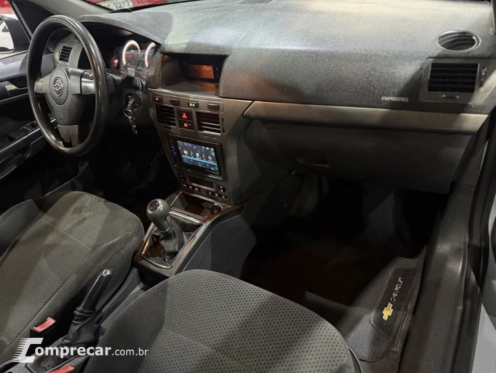 VECTRA 2.0 MPFI GT HATCH 8V FLEX 4P MANUAL