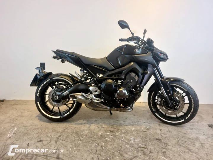 YAMAHA MT-09