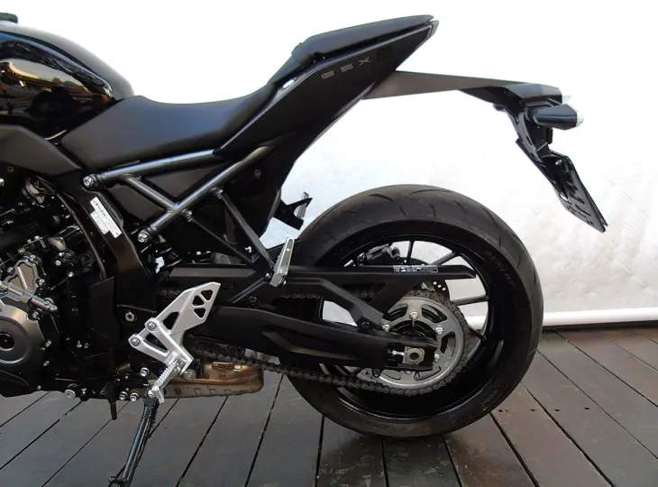 SUZUKI GSX-8S