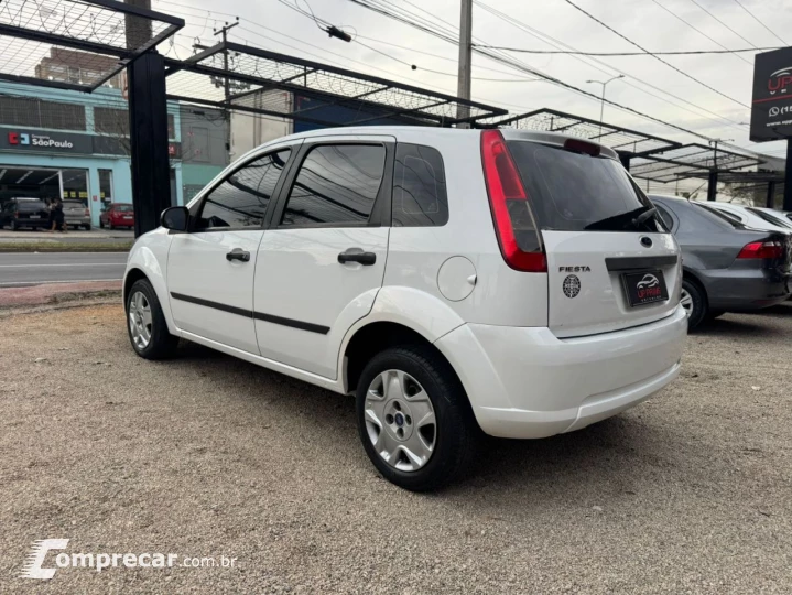 FIESTA 1.6 MPI Class Hatch 8V