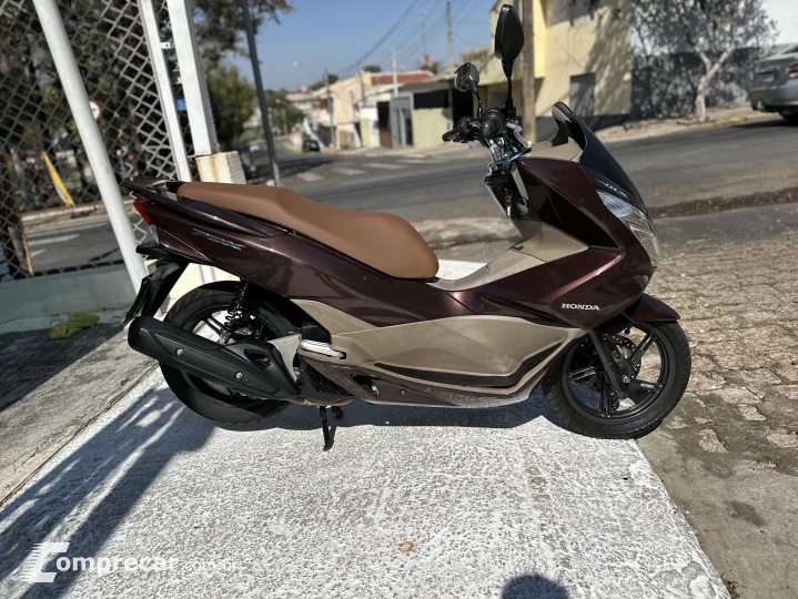 PCX 150 DLX