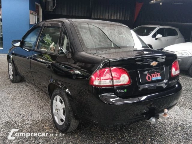CLASSIC - 1.0 MPFI LS 8V 4P MANUAL