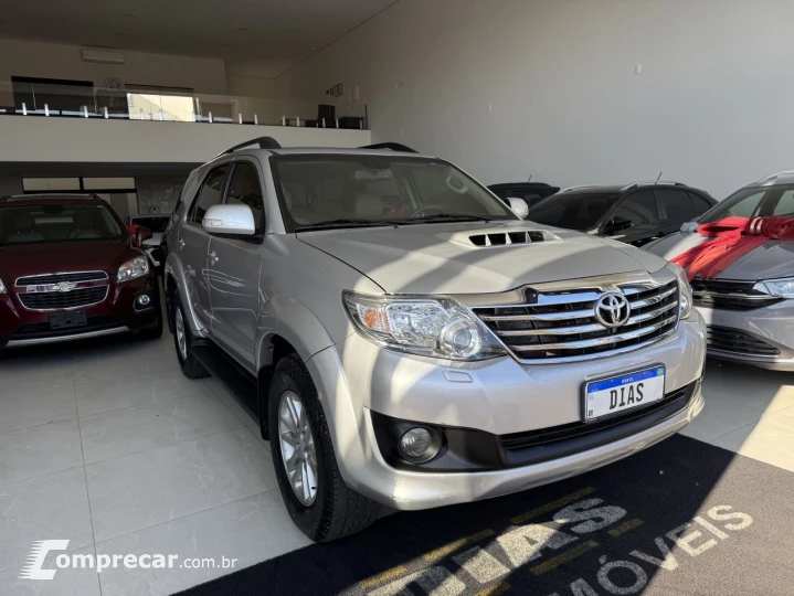 Hilux SW4 3.0 16V 4P SRV 4X4 7 LUGARES TURBO DIESEL AUTOMÁTI